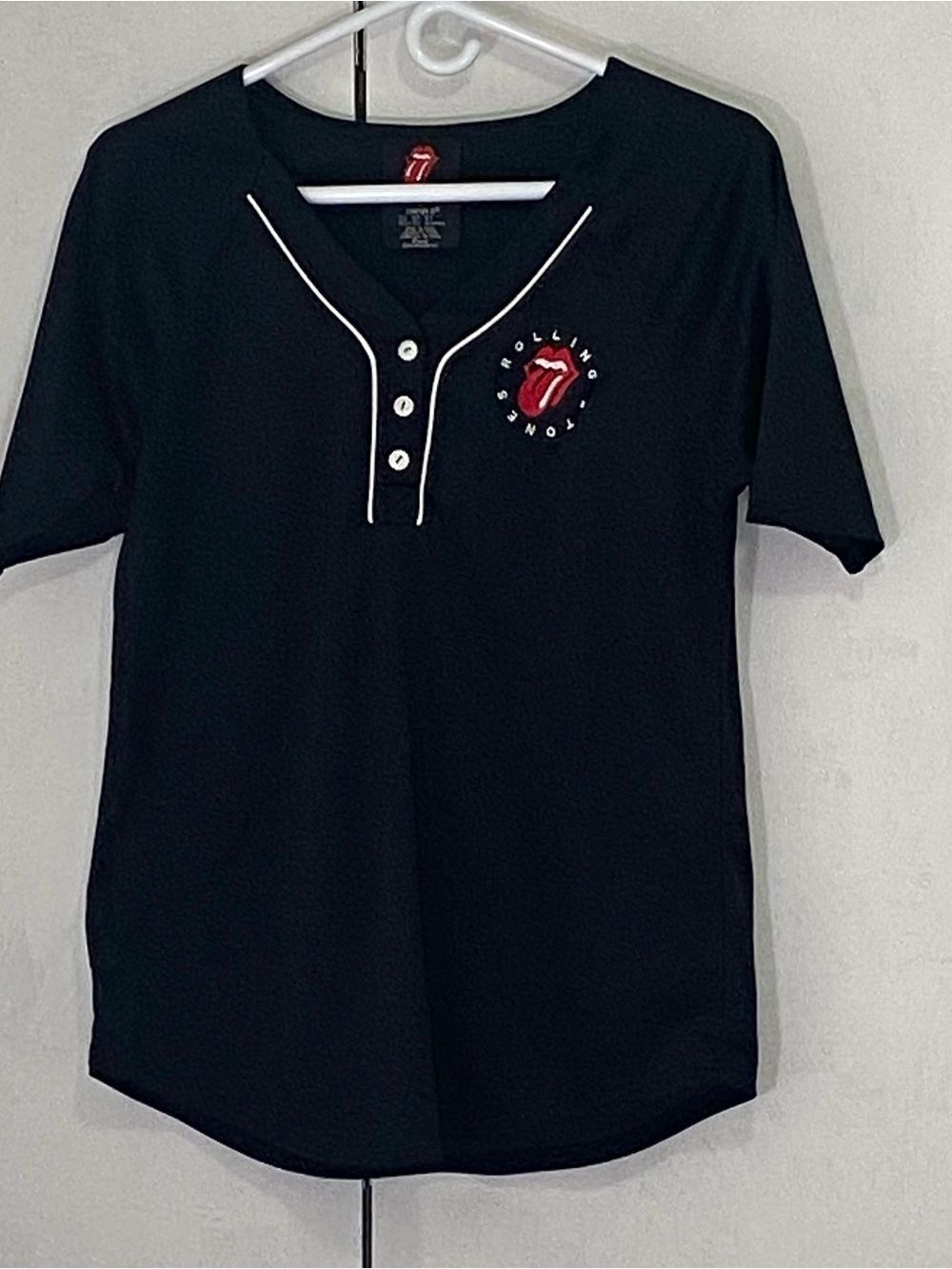 Forever 21 Black Women's Small Jersey with Red Rolling Stones Tongue Patch Rock